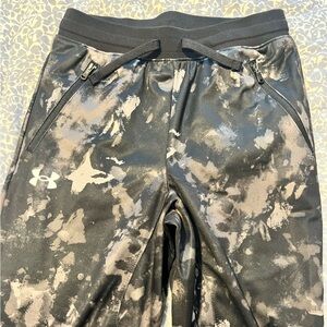 UA Boys Size MD pants